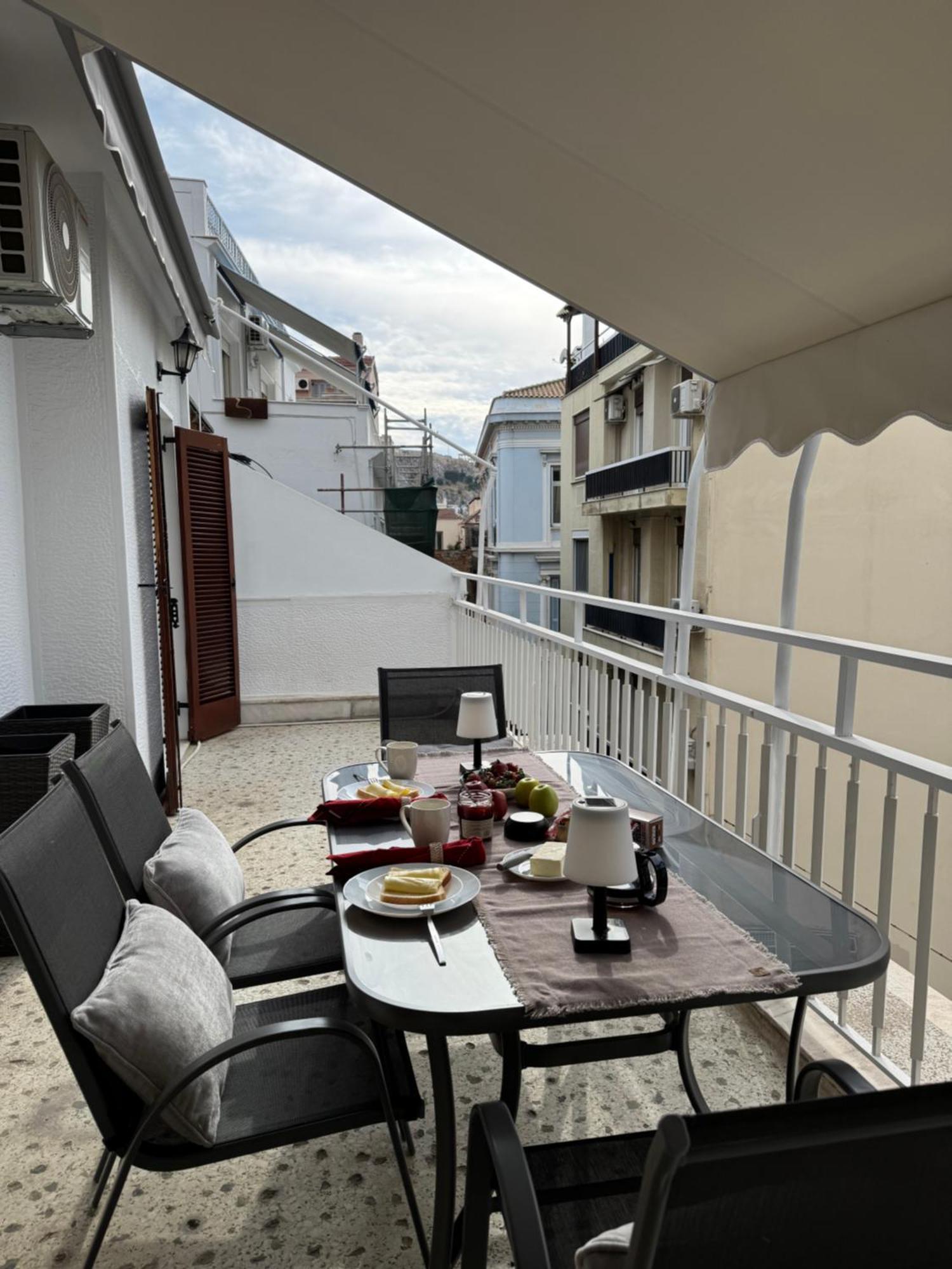Living Near Acropolis By Sylvia Staikou 2Nd & 3D Floor Apartment เอเธนส์ ภายนอก รูปภาพ