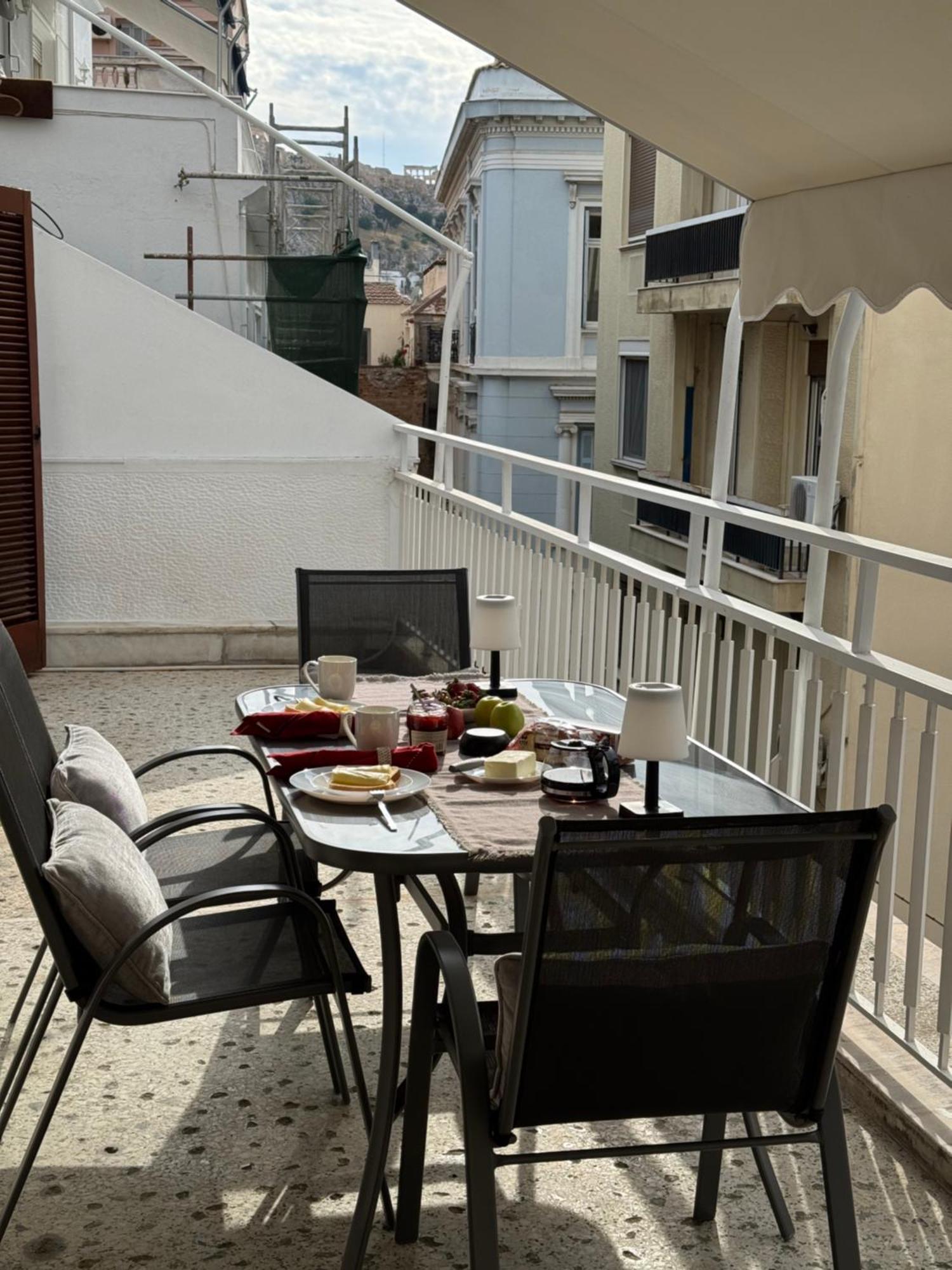 Living Near Acropolis By Sylvia Staikou 2Nd & 3D Floor Apartment เอเธนส์ ภายนอก รูปภาพ