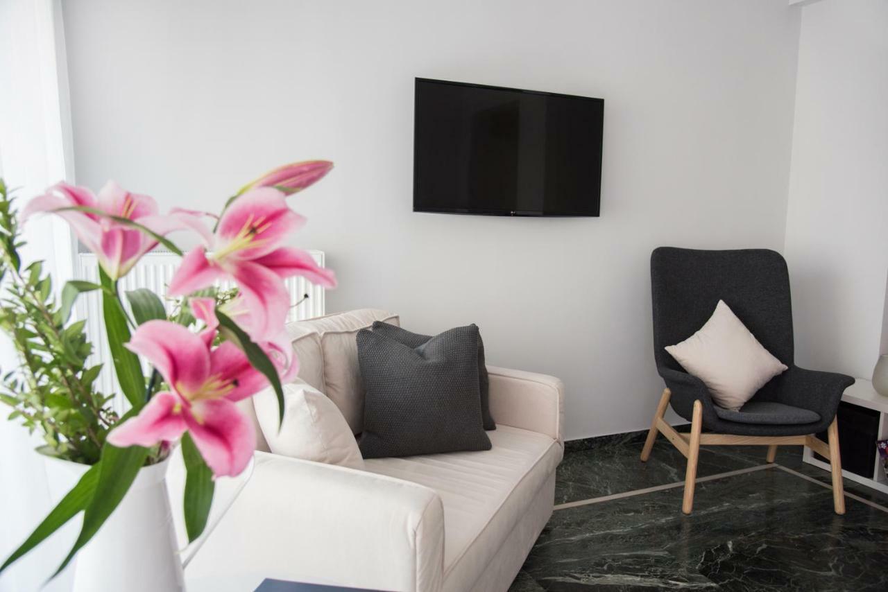Living Near Acropolis By Sylvia Staikou 2Nd & 3D Floor Apartment เอเธนส์ ภายนอก รูปภาพ